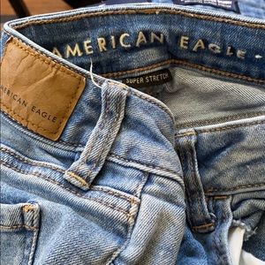 American Eagle-super stretch jegging. Distressed.